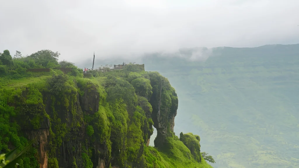 Lingmala Waterfall and misty hills in Mahabaleshwar during monsoon.