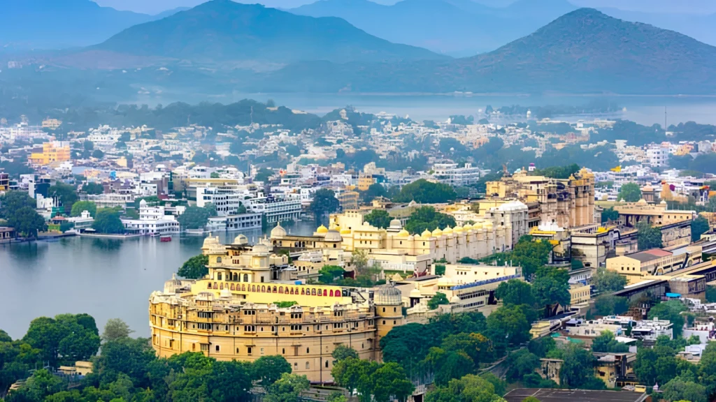 Lake Pichola and City Palace in Udaipur during the rainy season.