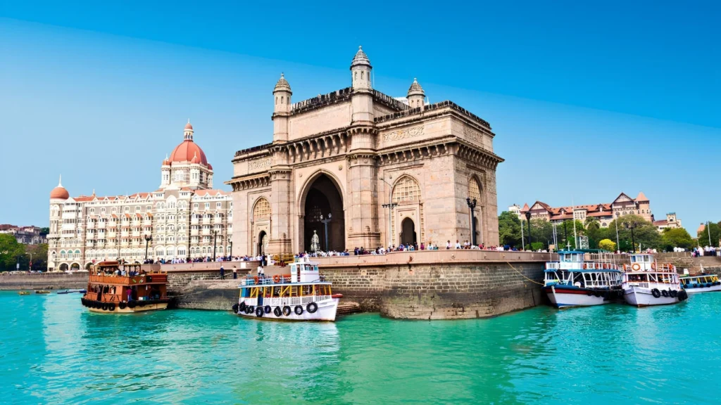 South Mumbai attractions including Gateway of India and Marine Drive during a Maharashtra tour