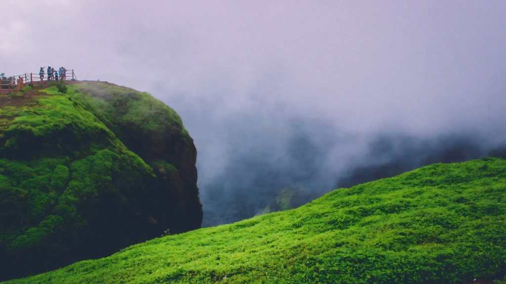 Scenic road from Lonavala to Pune through Maharashtra